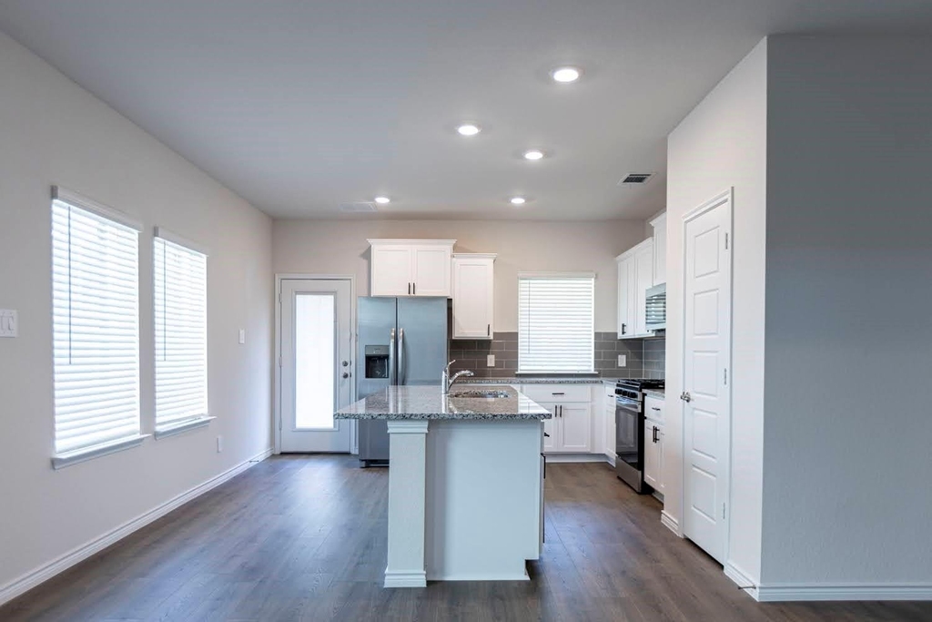 1305 Silent Peak Drive - Photo 5