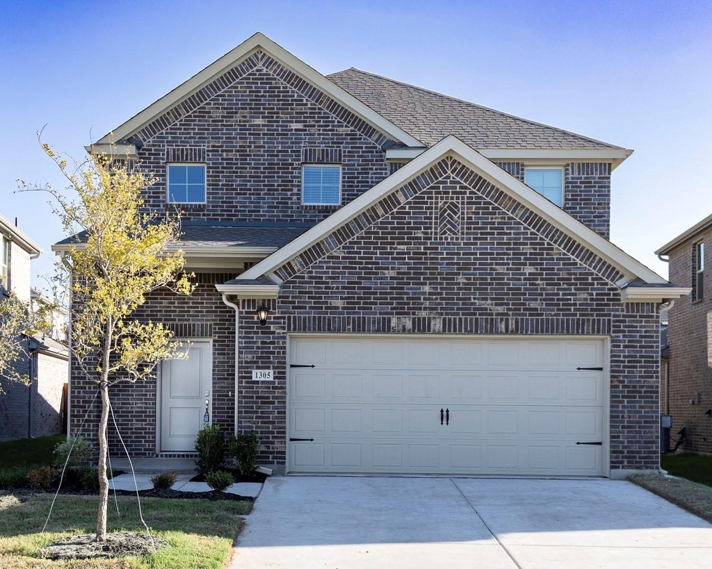 1305 Silent Peak Drive - Photo 0