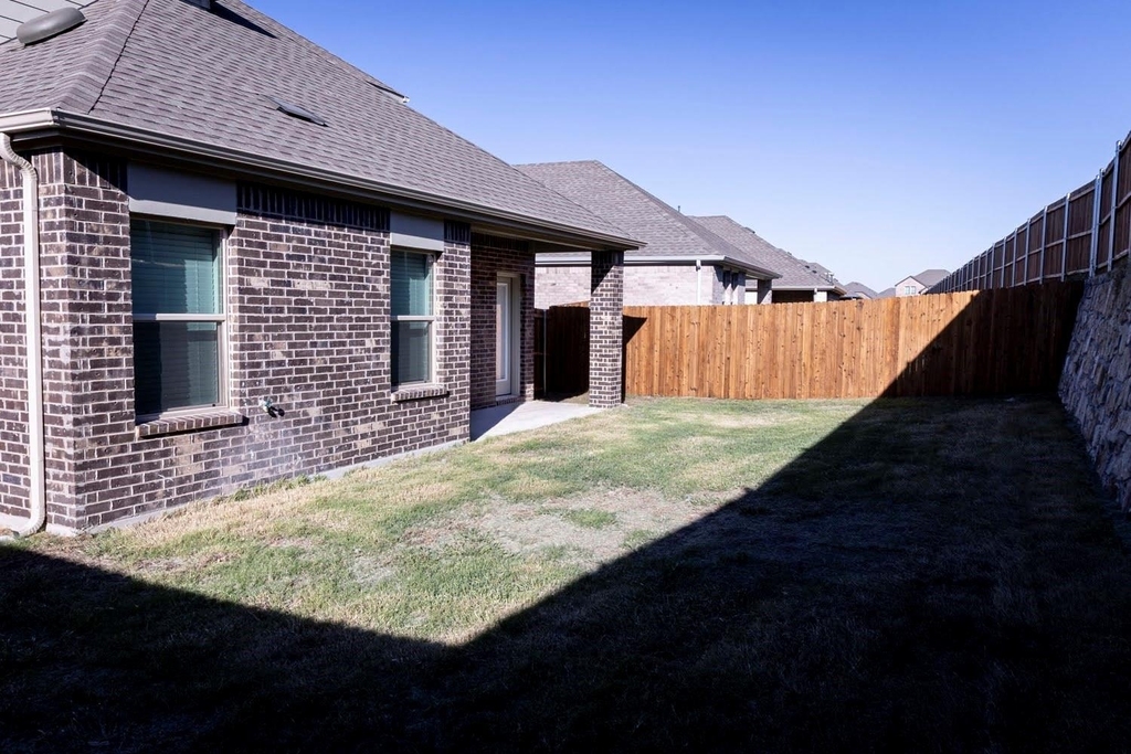 1305 Silent Peak Drive - Photo 1