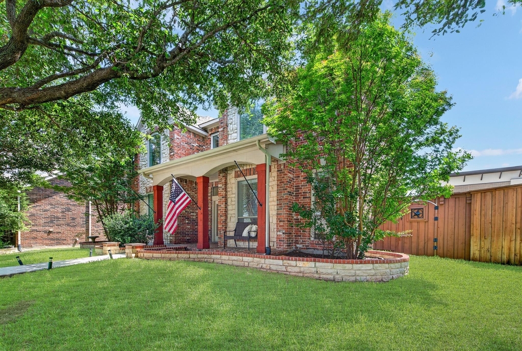 10906 Ascot Drive - Photo 1