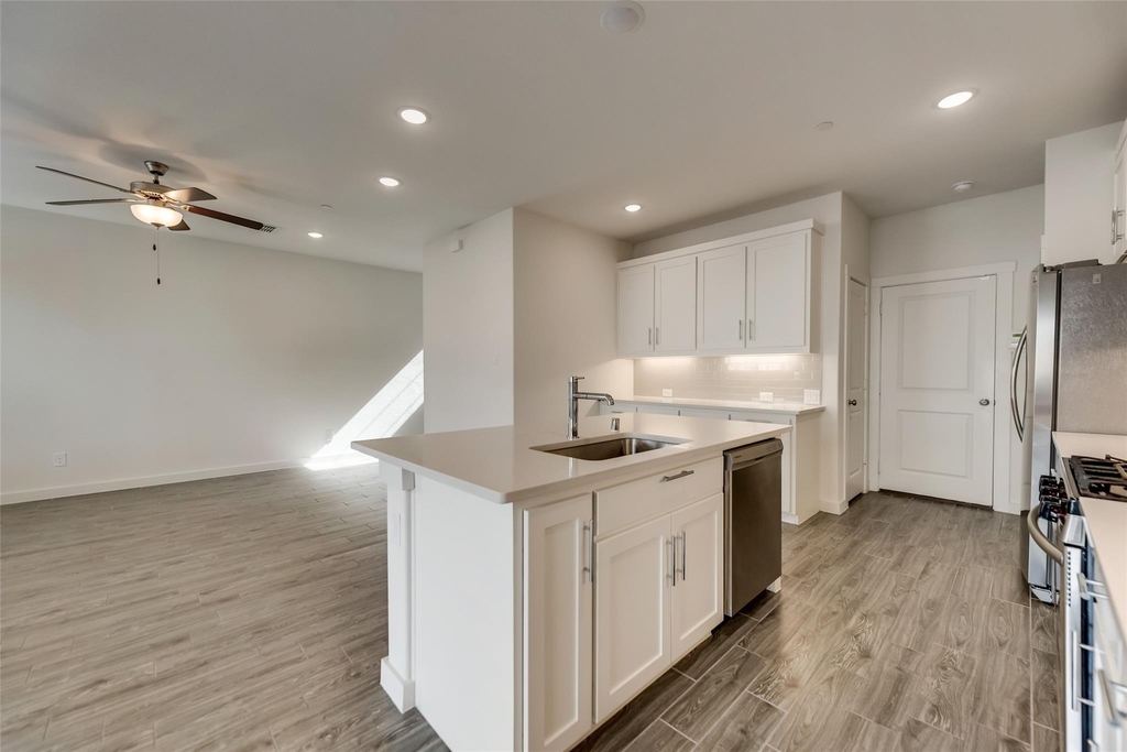 2709 Splendor Drive - Photo 9