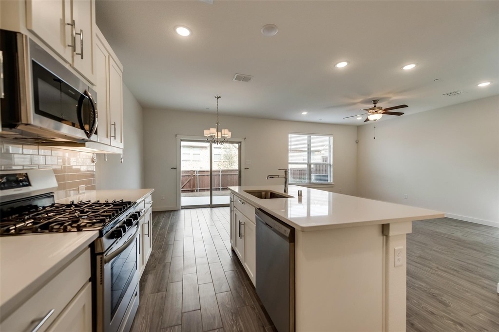 2709 Splendor Drive - Photo 8