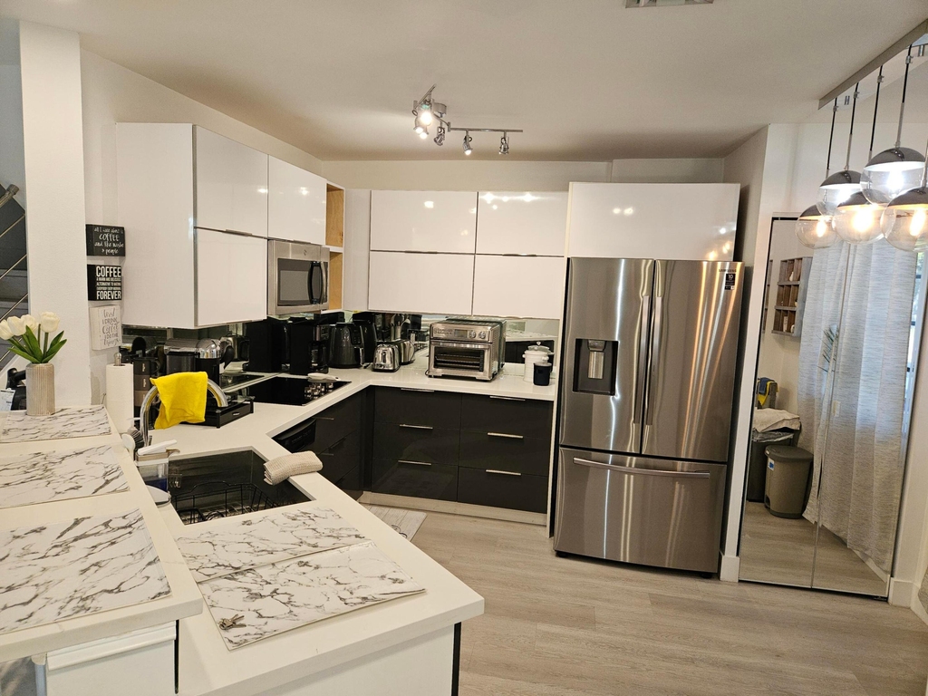 1460 Sw 47th Avenue - Photo 2