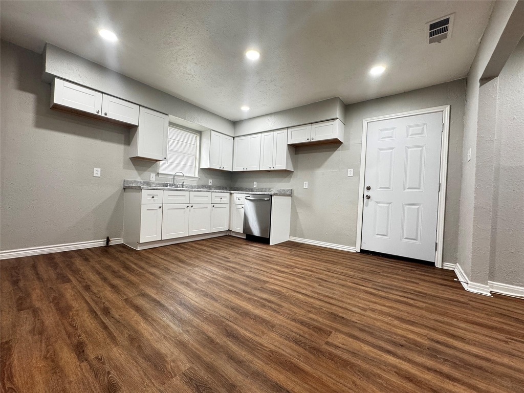 6338 Belgrade Avenue - Photo 6