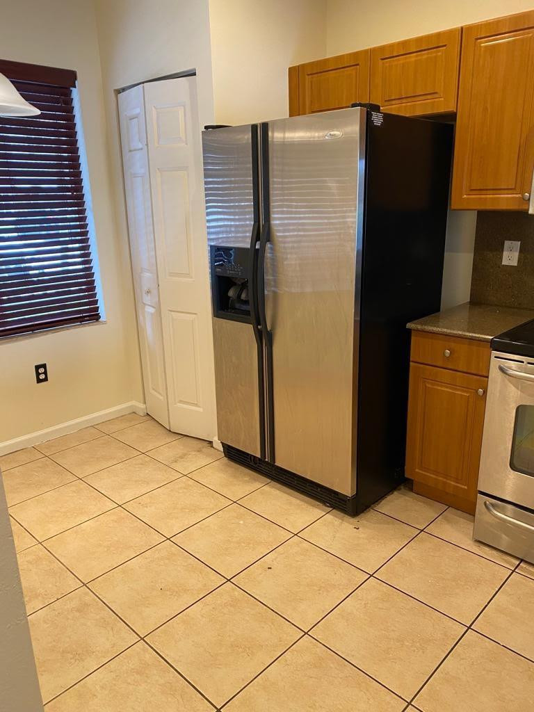 2766 Sw 82nd Avenue - Photo 2