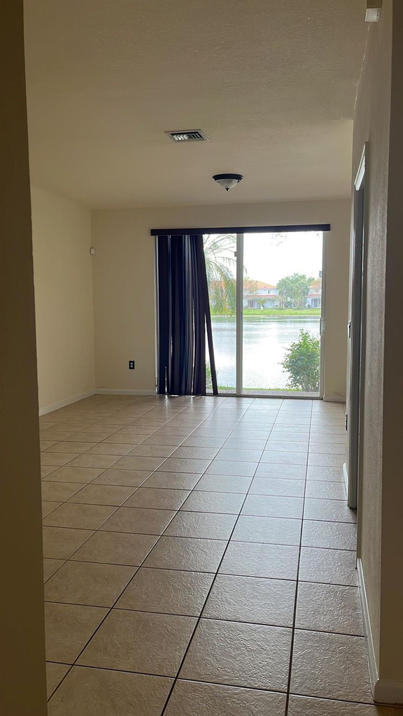 2766 Sw 82nd Avenue - Photo 7