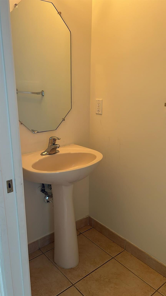 2766 Sw 82nd Avenue - Photo 9