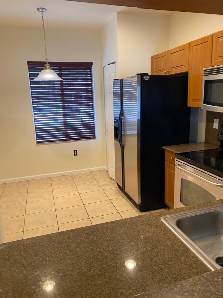 2766 Sw 82nd Avenue - Photo 4
