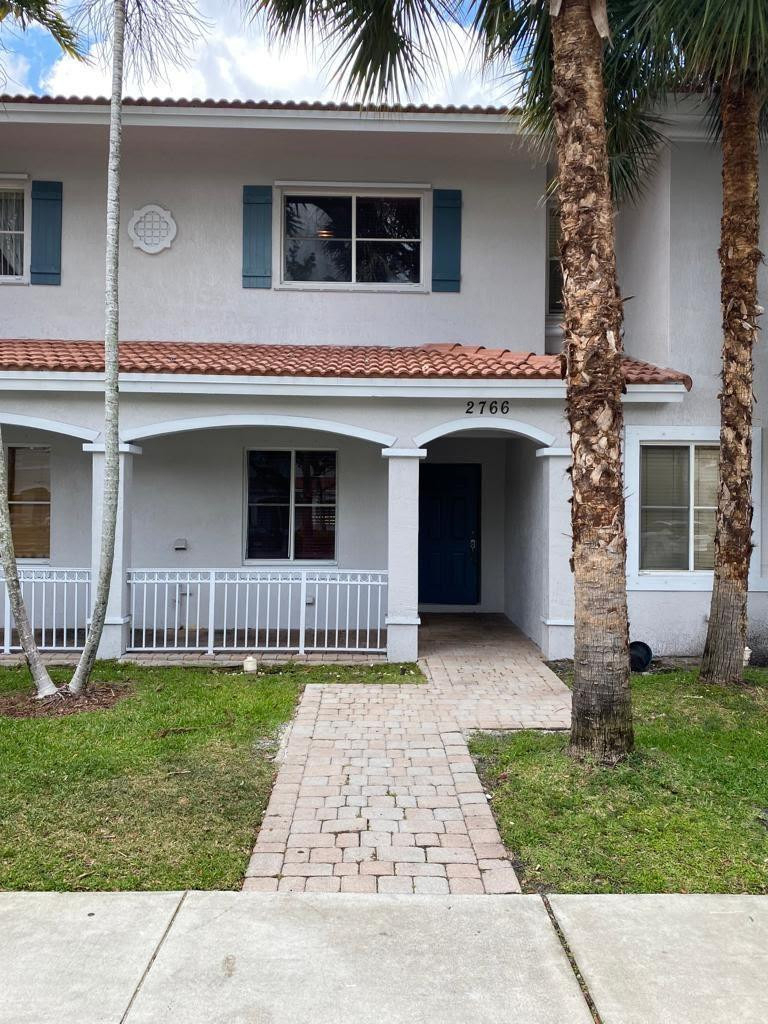 2766 Sw 82nd Avenue - Photo 0