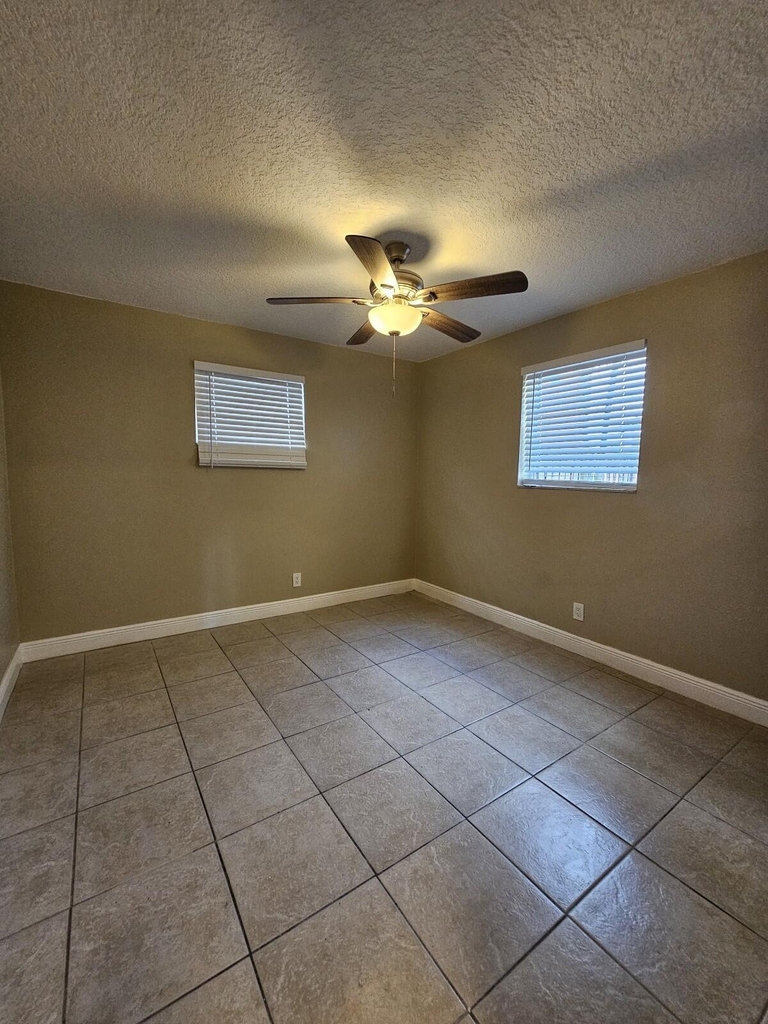1200 W Blue Heron Boulevard - Photo 10