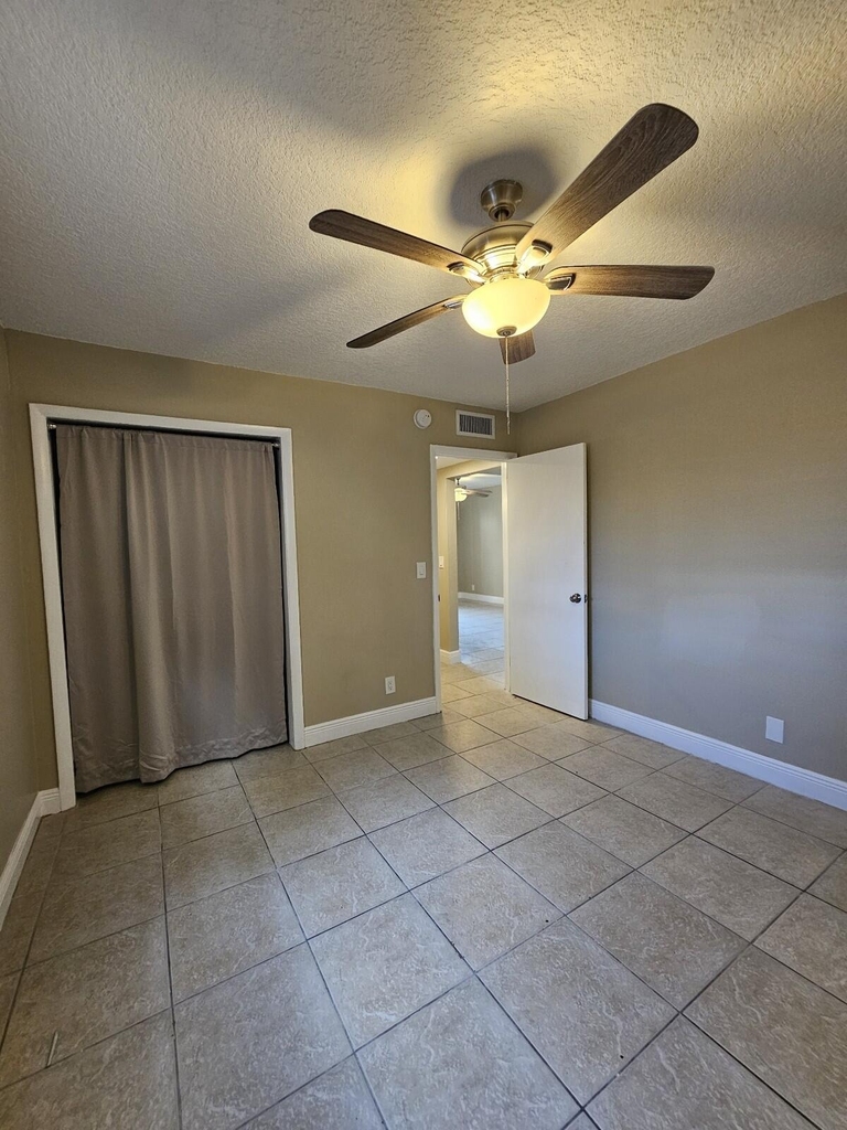1200 W Blue Heron Boulevard - Photo 11