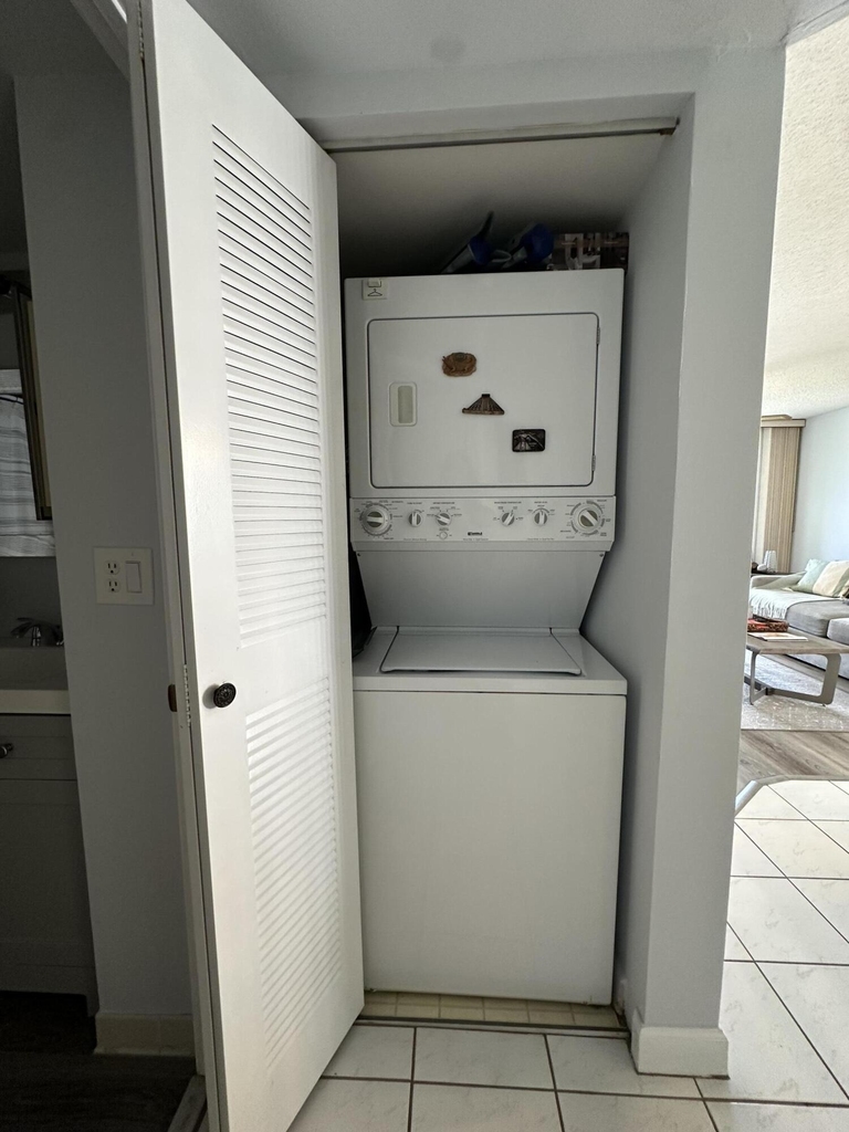 3138 Via Poinciana - Photo 5