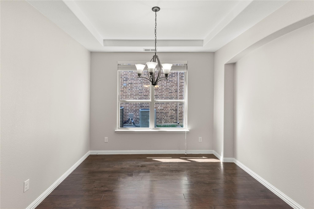 740 Sundrop Drive - Photo 5