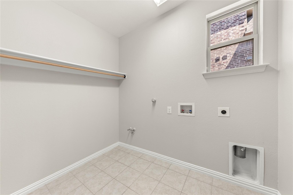 740 Sundrop Drive - Photo 17