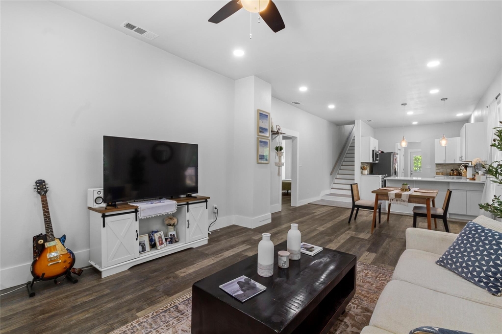 2200 N Beaton Street - Photo 3