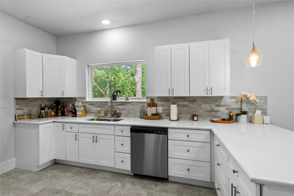 2200 N Beaton Street - Photo 8