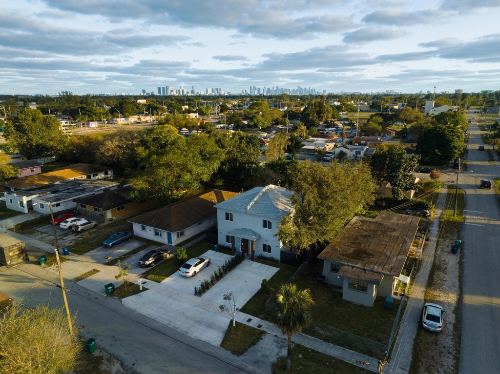 2284 Nw 82nd Street - Photo 18