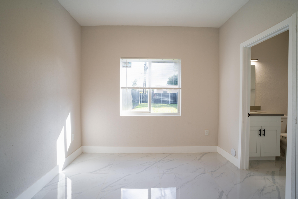 2284 Nw 82nd Street - Photo 5