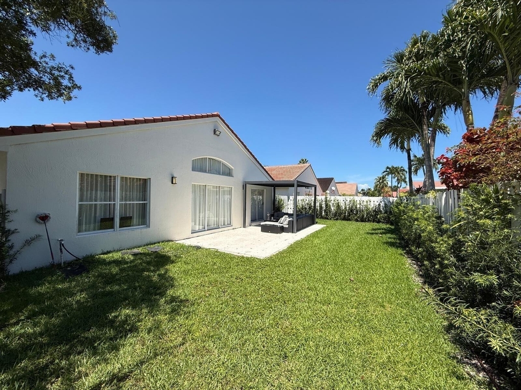 3380 Sw 50th Street - Photo 0