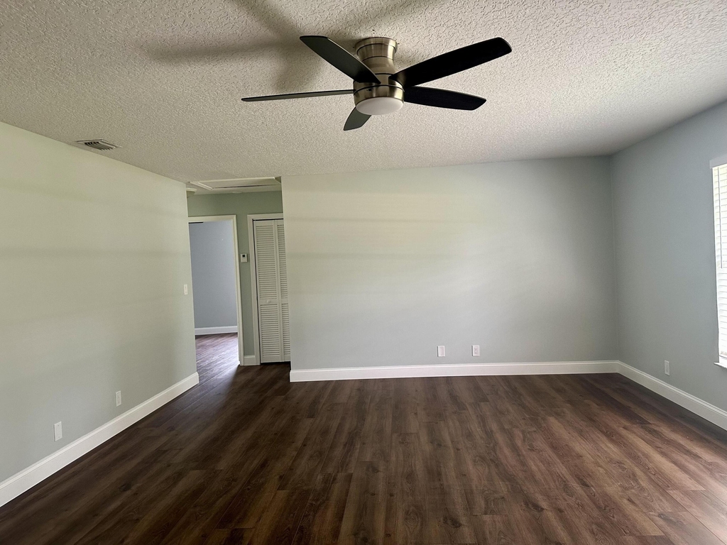 13399 53rd Court N - Photo 11