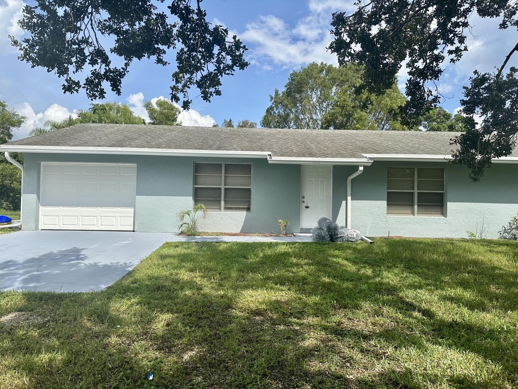 13399 53rd Court N - Photo 1