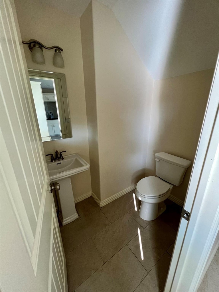 1528 N Broughton Street - Photo 5
