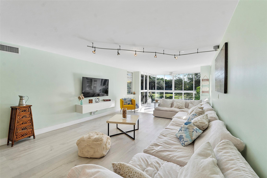 4261 W Palm Aire Drive - Photo 35
