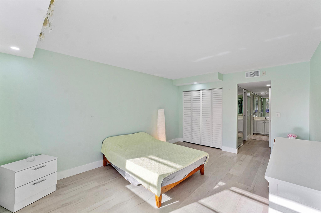 4261 W Palm Aire Drive - Photo 15