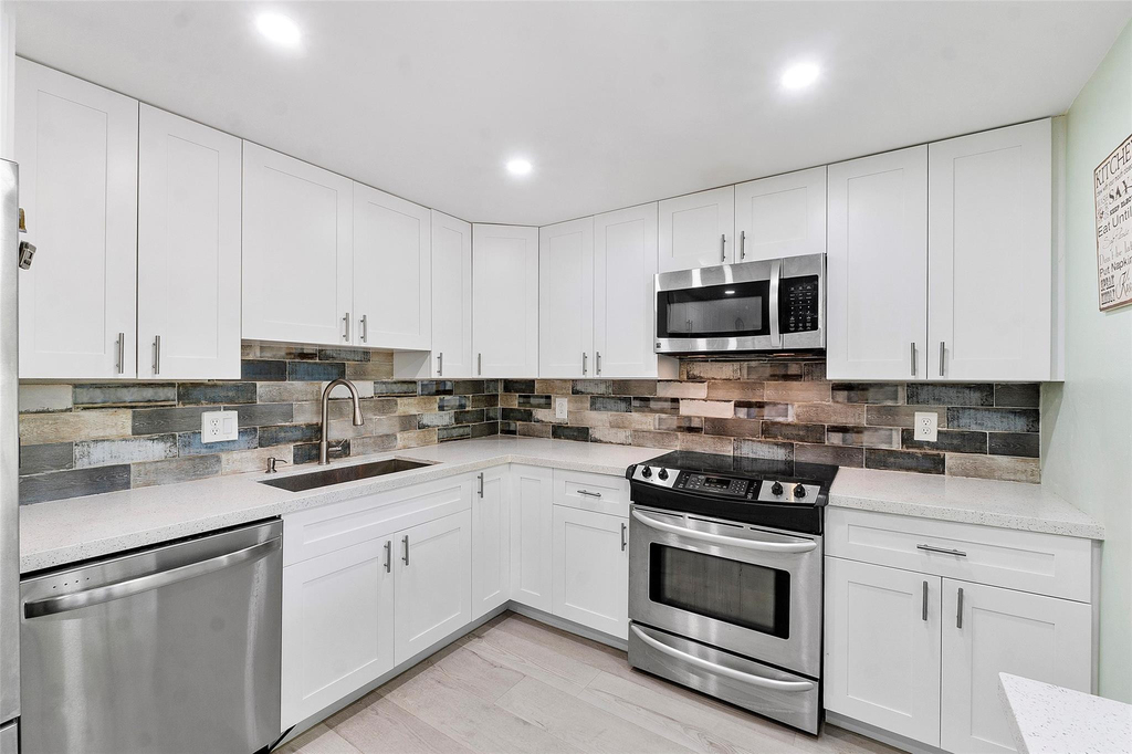 4261 W Palm Aire Drive - Photo 9