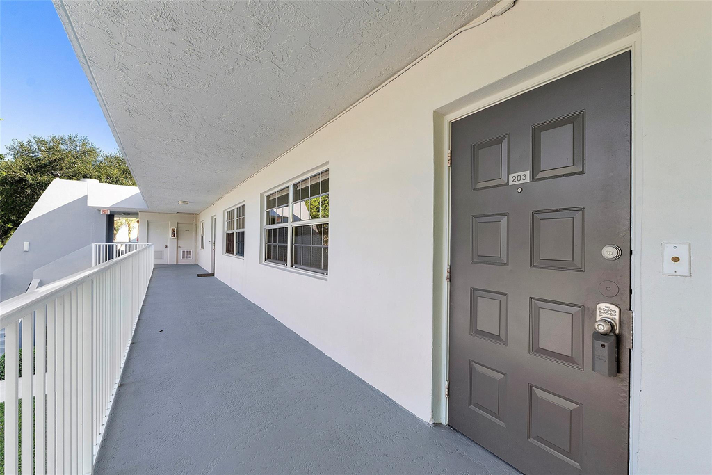 4261 W Palm Aire Drive - Photo 30