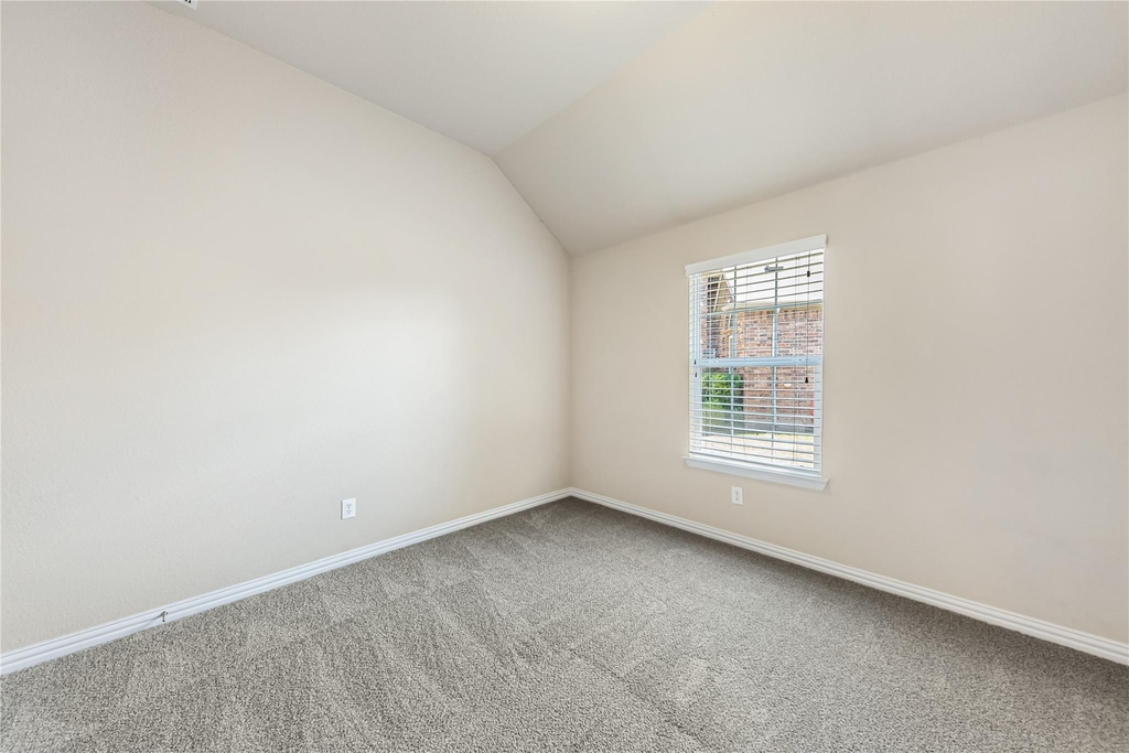 928 Wellington Drive - Photo 10