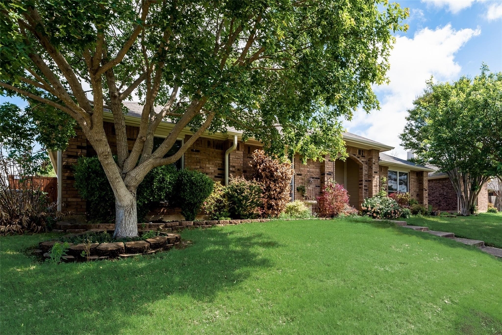 1307 E Branch Hollow Drive - Photo 5