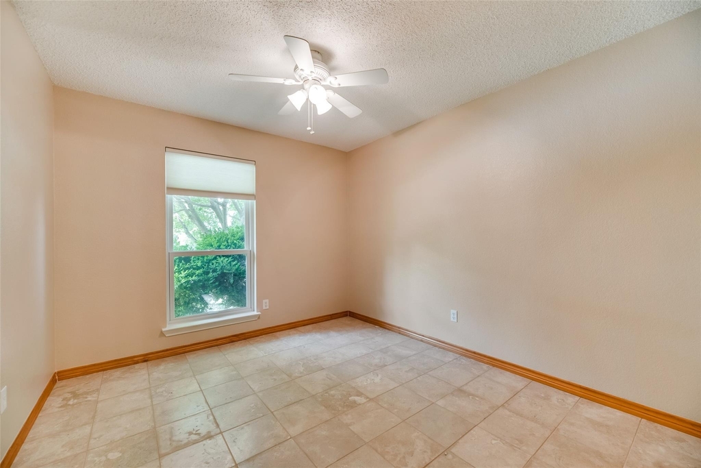 1307 E Branch Hollow Drive - Photo 15