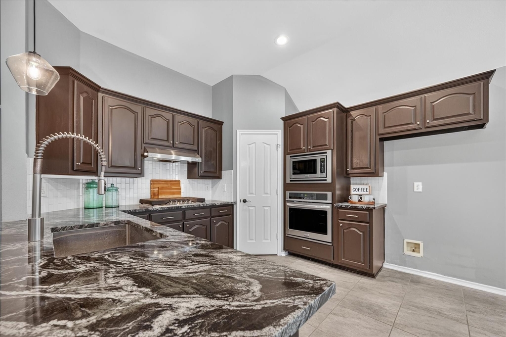 2720 Windstone Way - Photo 6