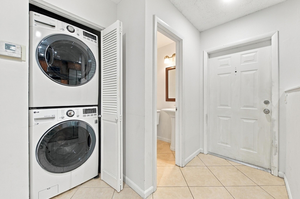 4153 Coral Springs Drive - Photo 3
