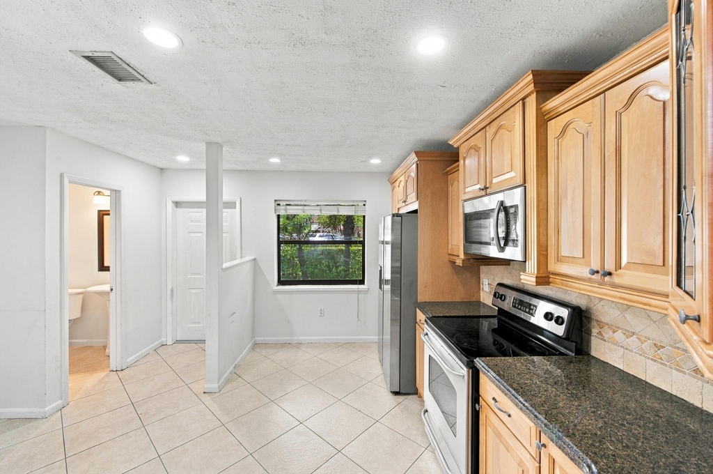4153 Coral Springs Drive - Photo 5