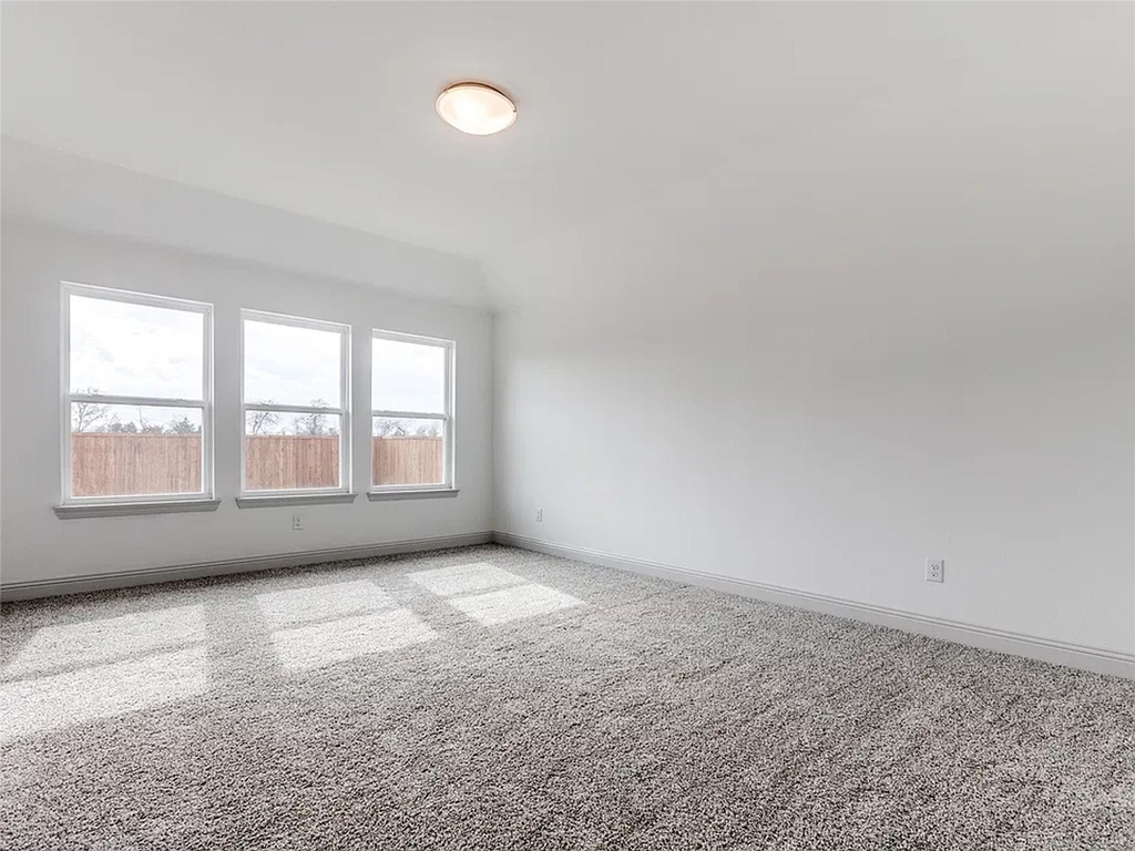 605 Parrino Parkway - Photo 15