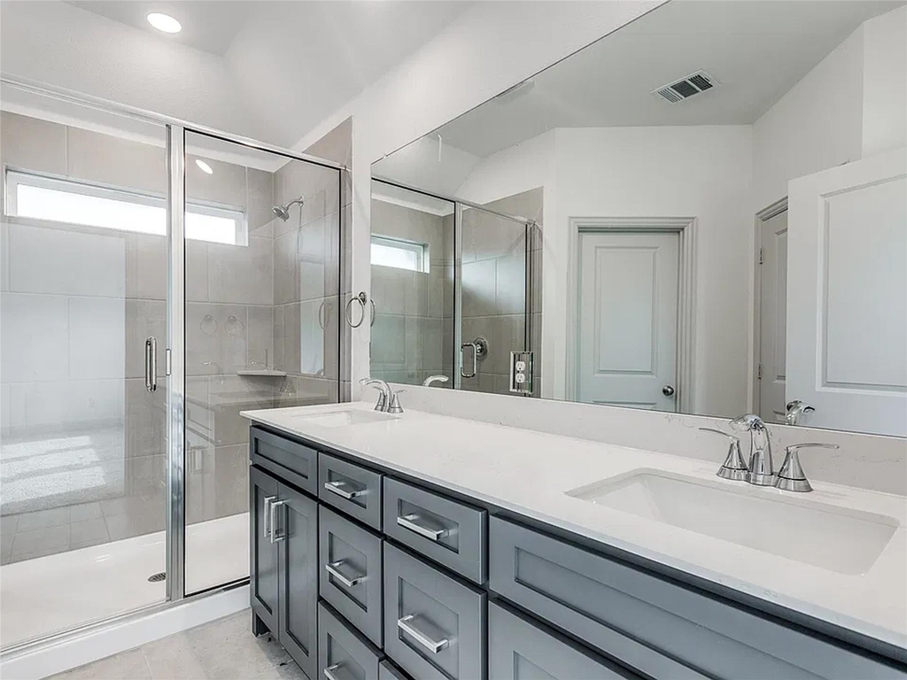 605 Parrino Parkway - Photo 4