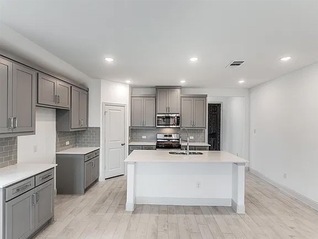 605 Parrino Parkway - Photo 17
