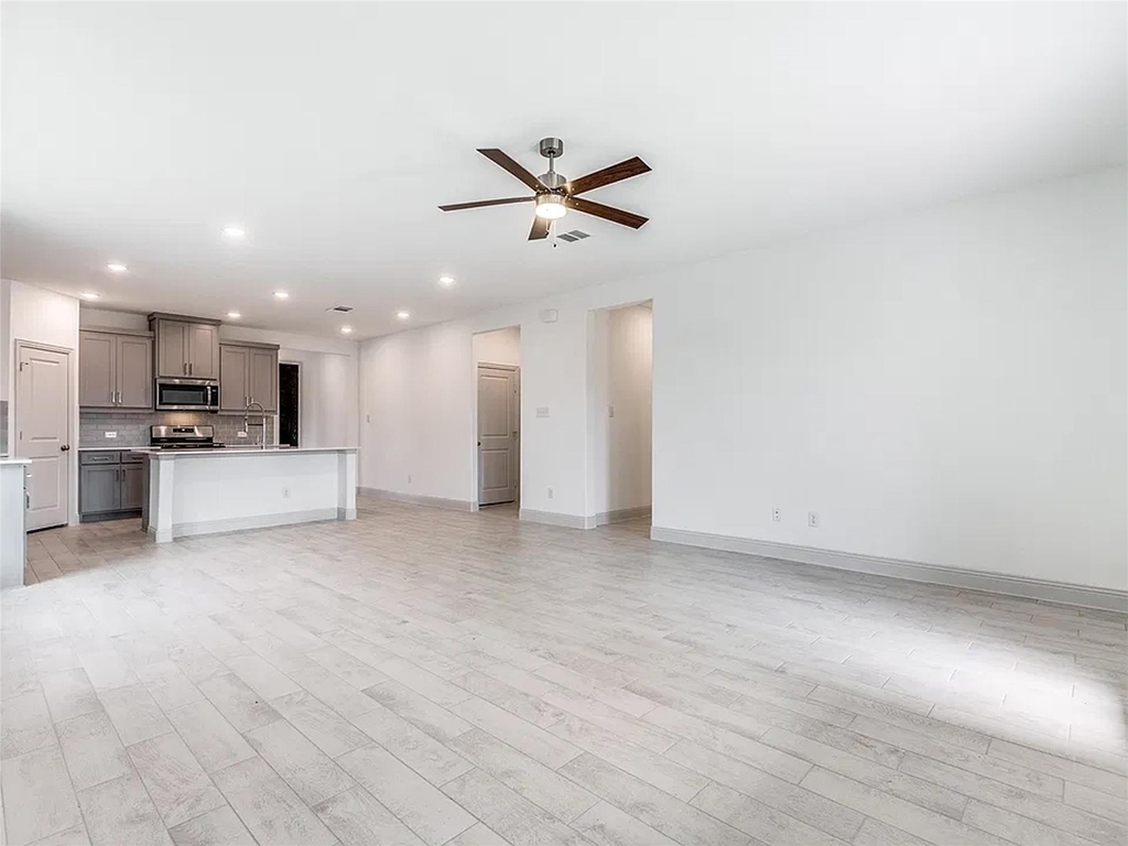 605 Parrino Parkway - Photo 12