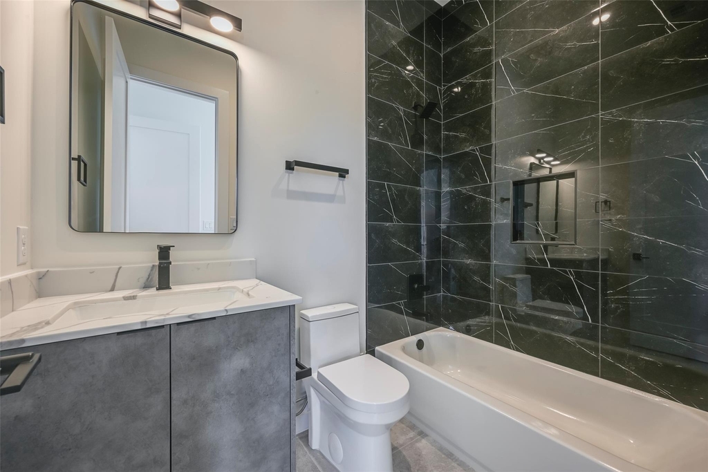 2247 Mail Avenue - Photo 26