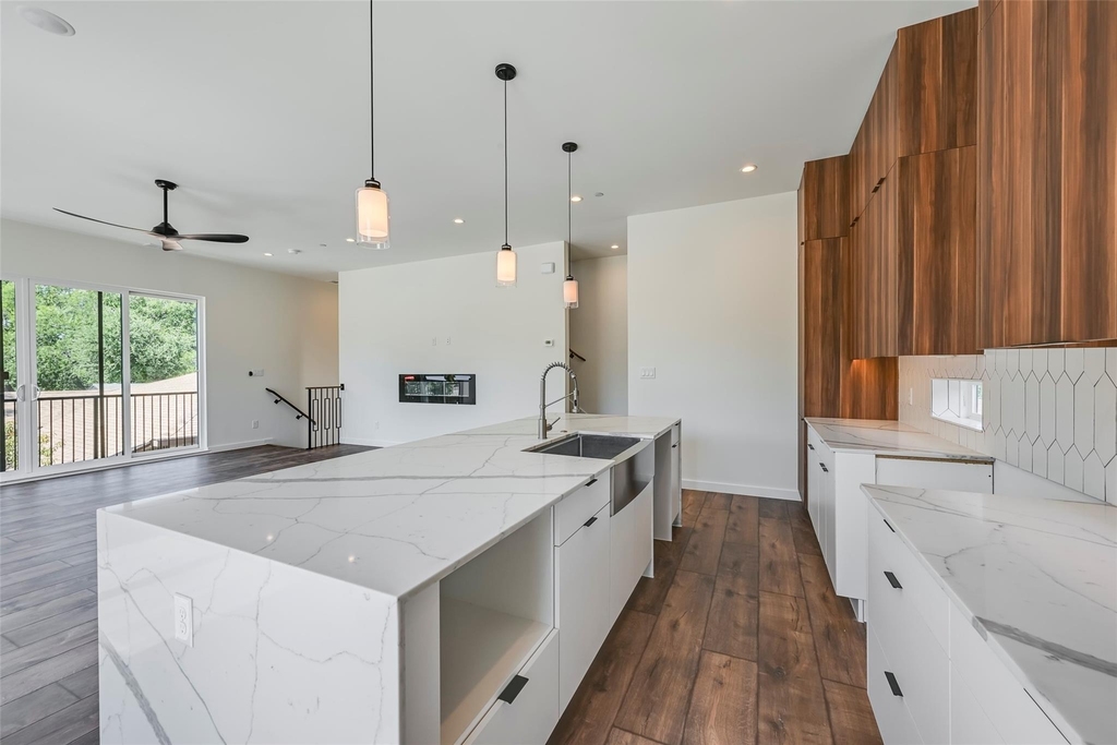 2247 Mail Avenue - Photo 11