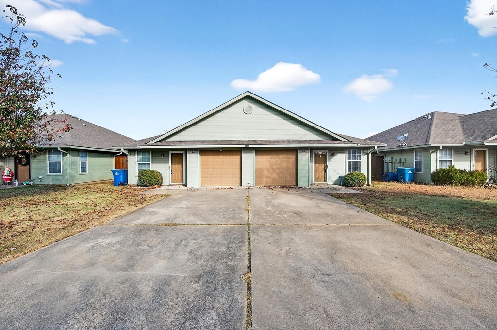 1021 Rice Street - Photo 0