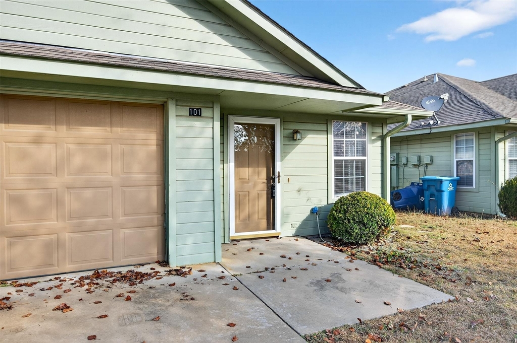 1021 Rice Street - Photo 3