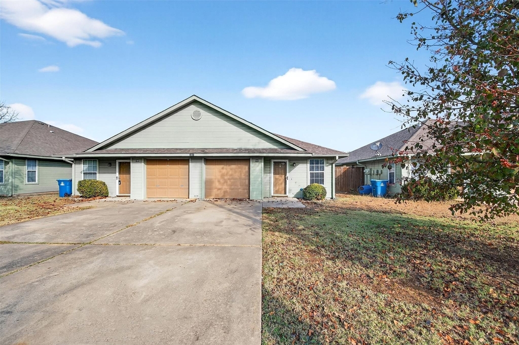 1021 Rice Street - Photo 1