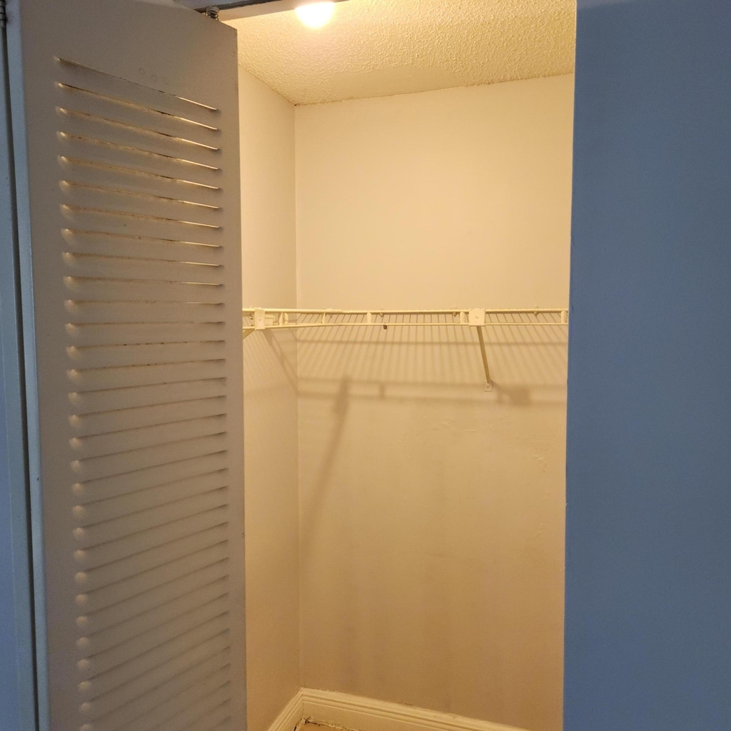1227 Sw 46th Avenue - Photo 17