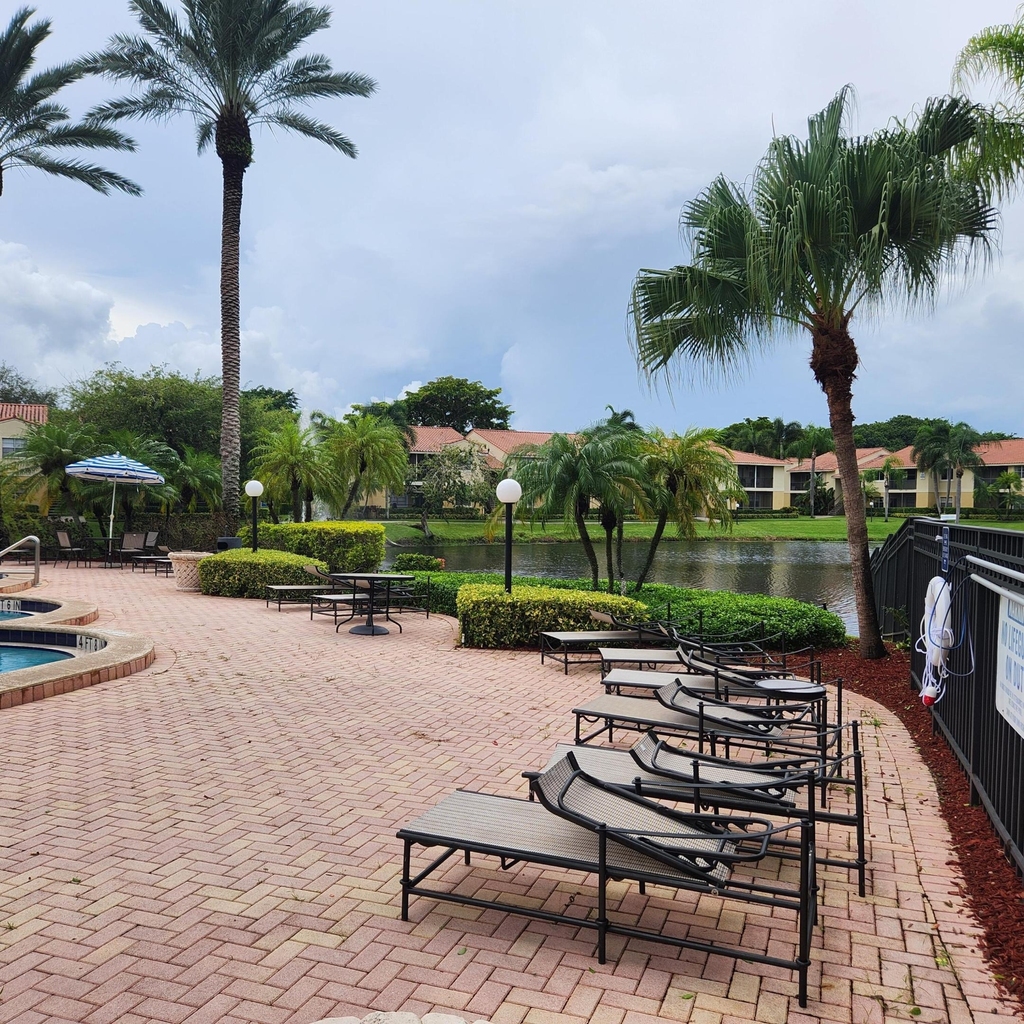 1227 Sw 46th Avenue - Photo 27