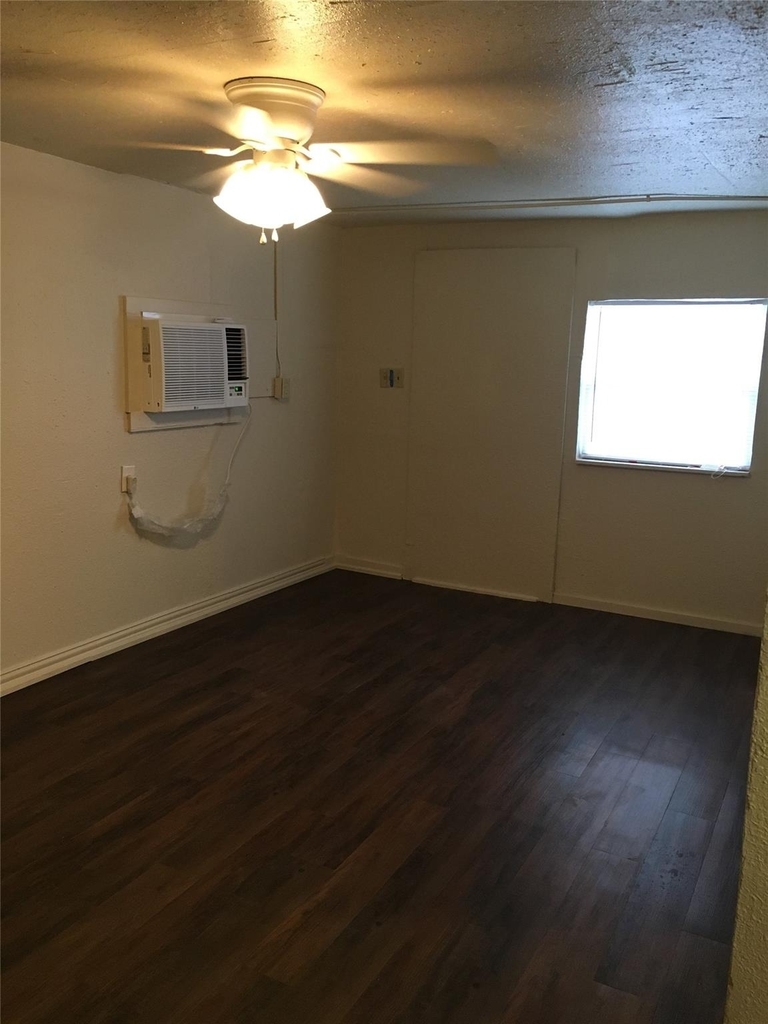 1910 Chestnut Street - Photo 6