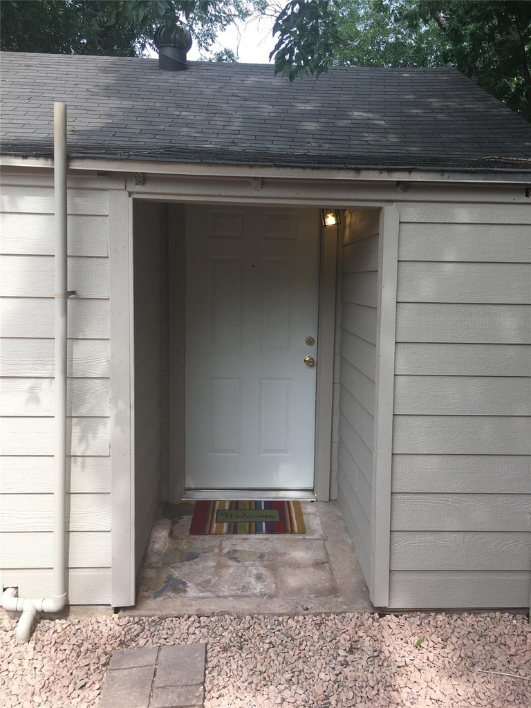 1910 Chestnut Street - Photo 2