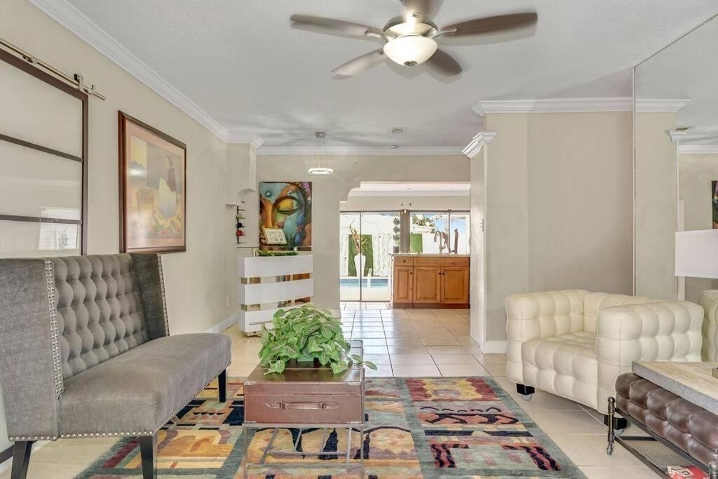 3321 Sw 32nd Avenue - Photo 0